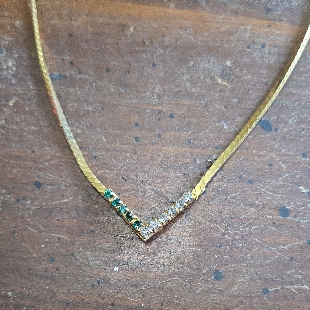 Vintage Elegant 80s Gold Tone Necklace with Green and Clear Rhinestone Accents